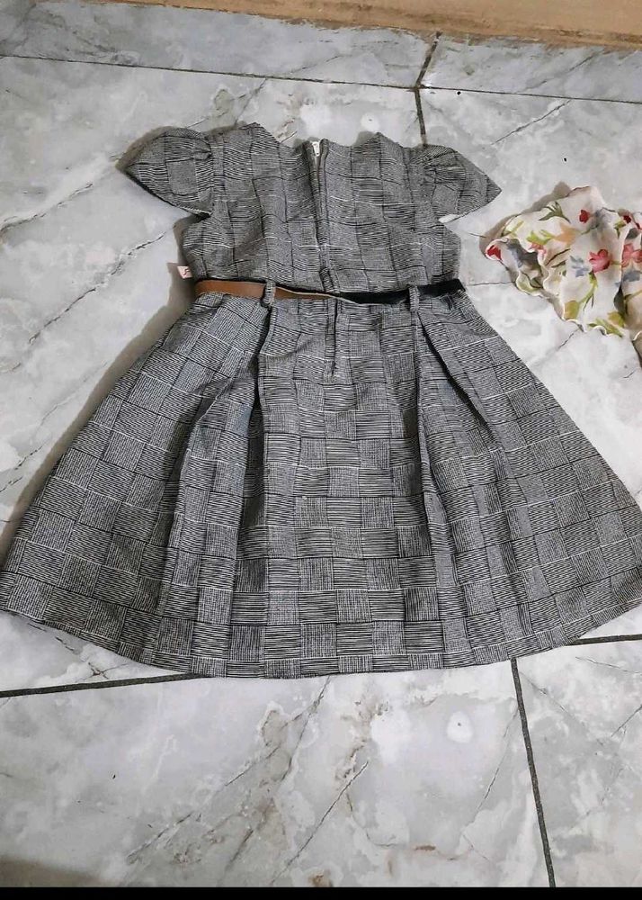 Chic Plaid Dress with Belt