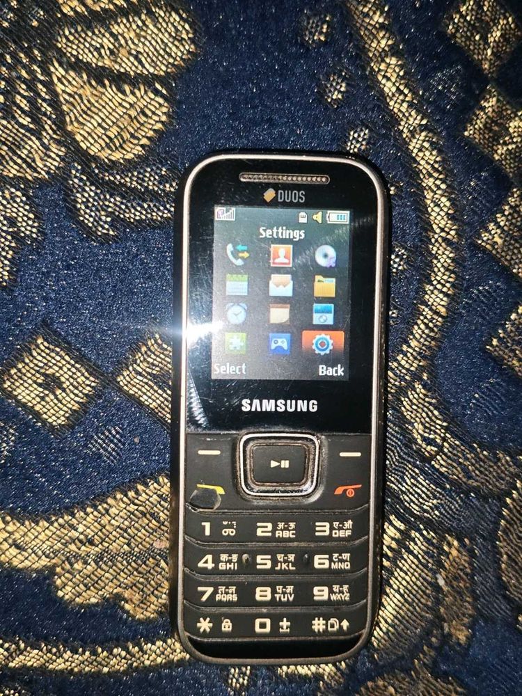 Samsung GT-E1232B
