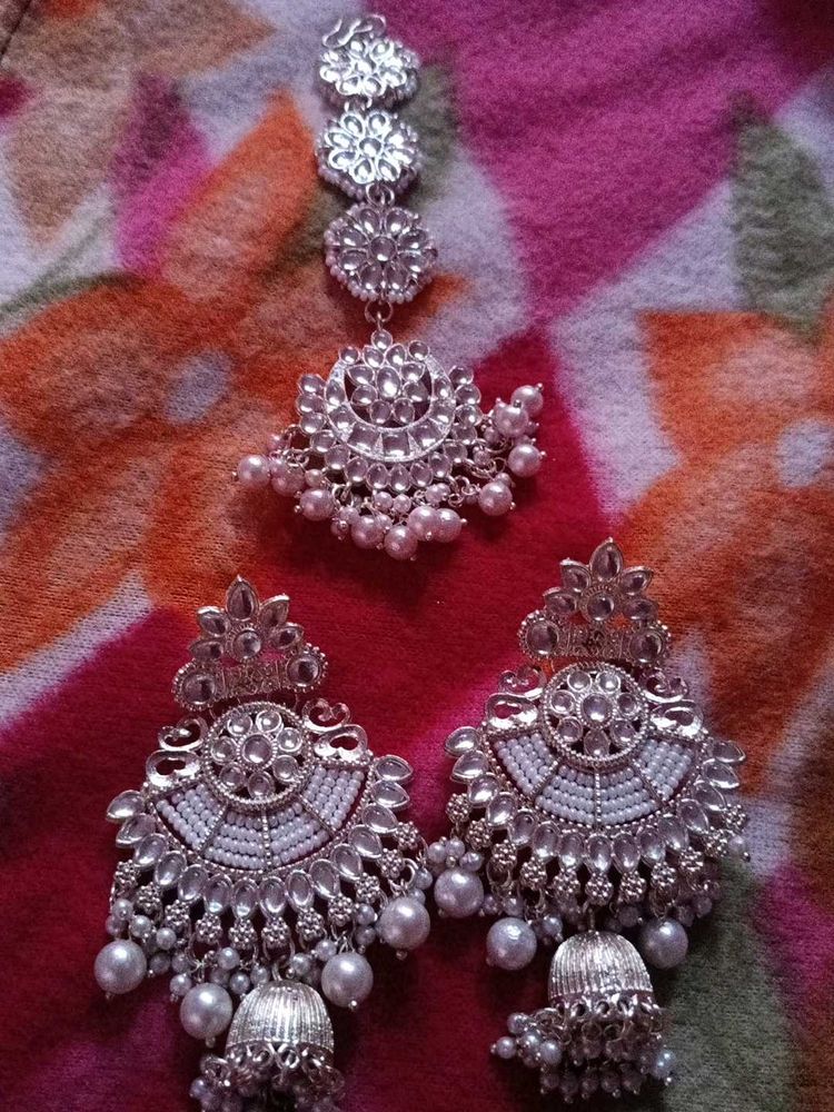 Stunning Pearl &amp; Kundan Maang Tikka Set