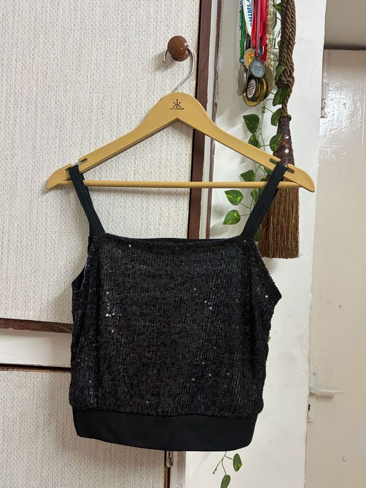 Black sequence crop top