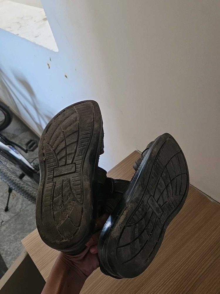 Black Comfortable Walking Sandals