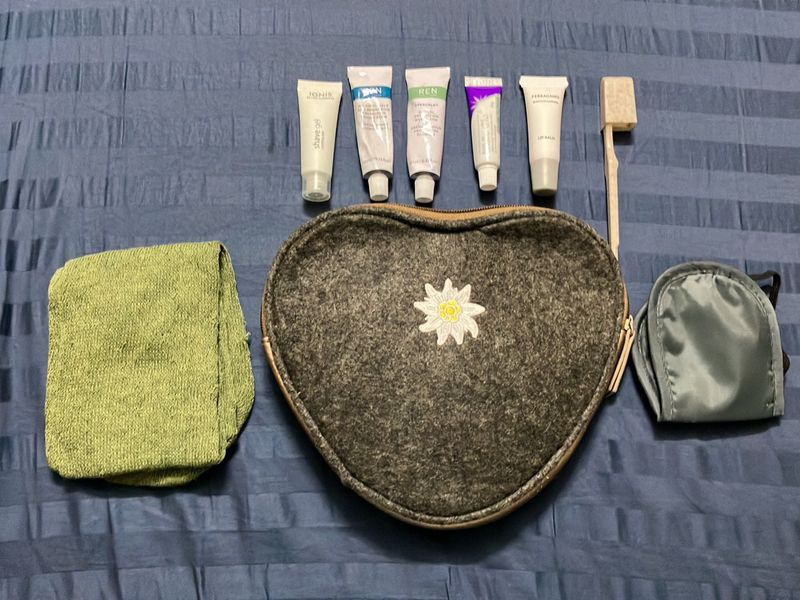 Lufthansa Grooming Kit with Bag