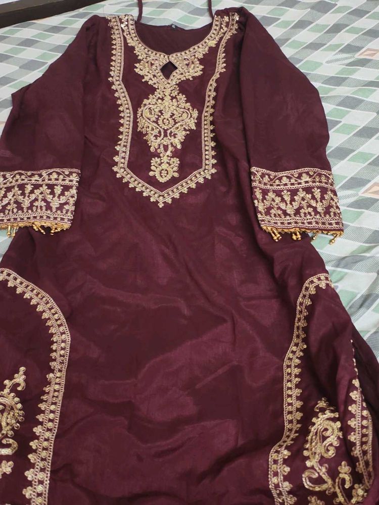 Elegant Embroidered Kurta