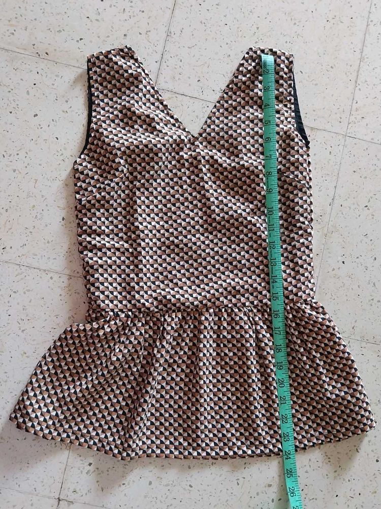 Geometric Print Peplum Top