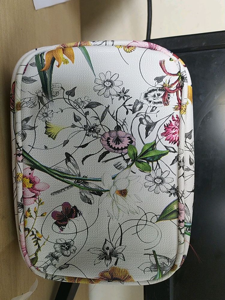 Colorbar Floral Siling Bag