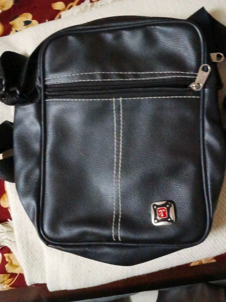 💖😄Stylish Black Crossbody Bag💖😄