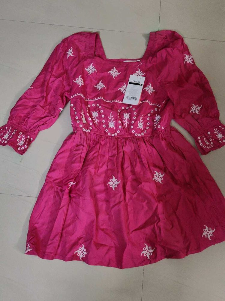 MAX Beautiful Square Neck Tunic Embroidered