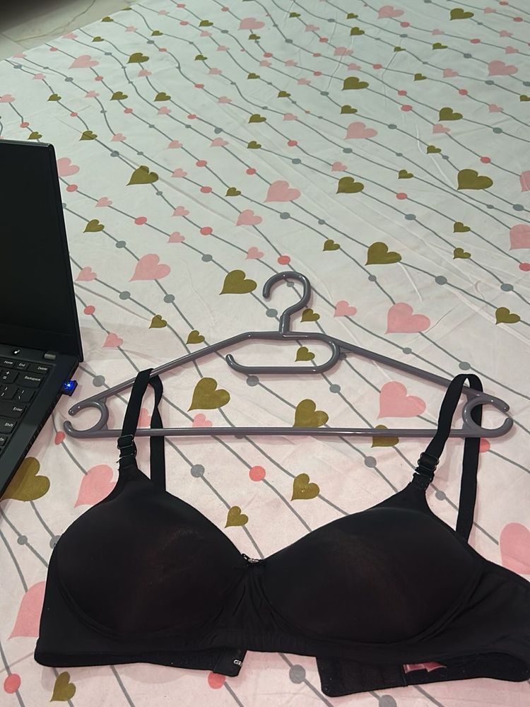 Black T-shirt Bra