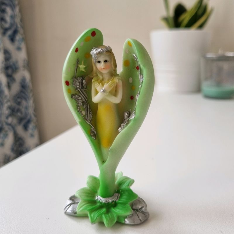 Stunning Angel Figurine / Show Piece