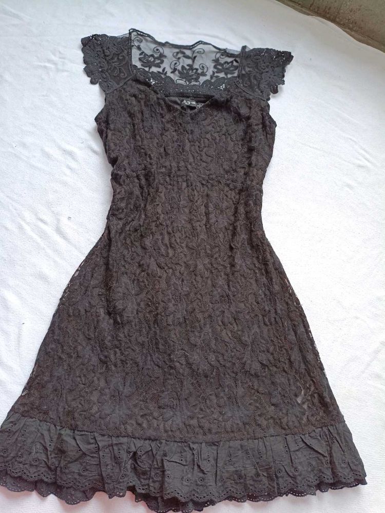 Elegant Black Lace Dress