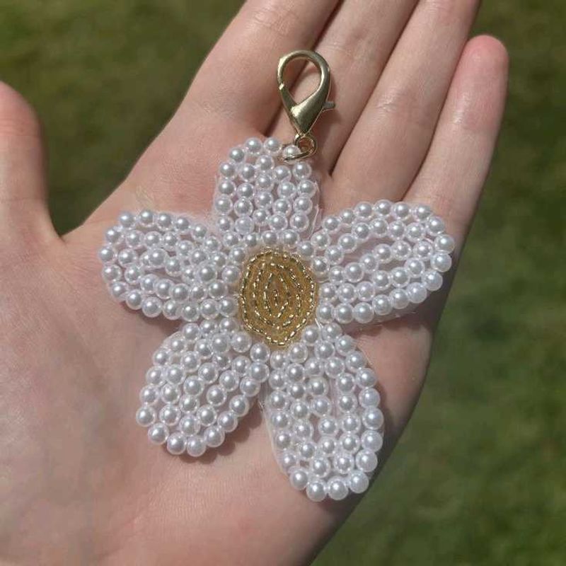 Cute Pearl Flower Keychain Charm🌸