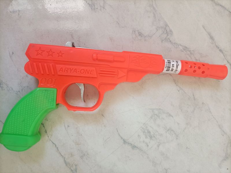 Gun / Pistol