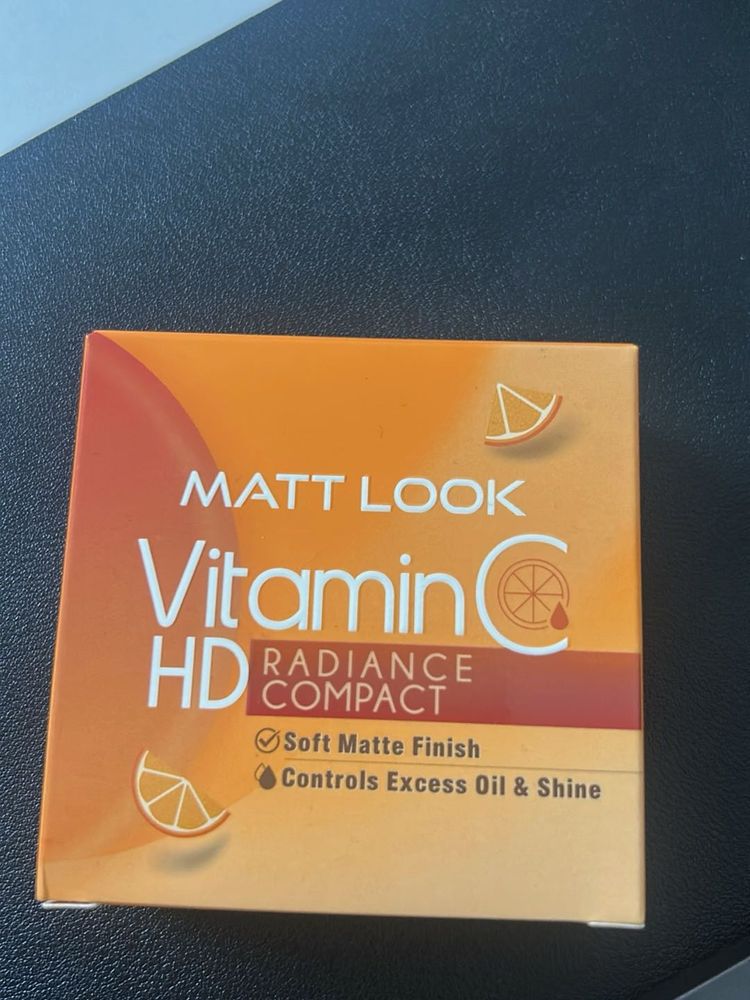 Matt Look Vitamin C Radiance Compact