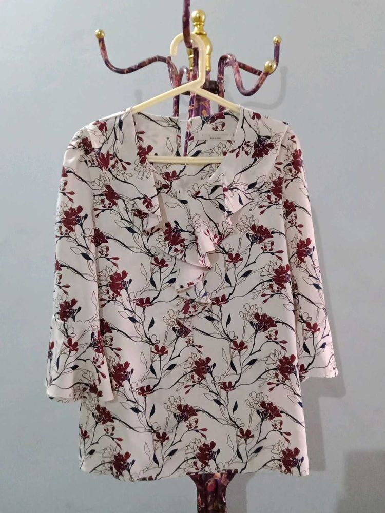 Floral Print Ruffle Trim Top