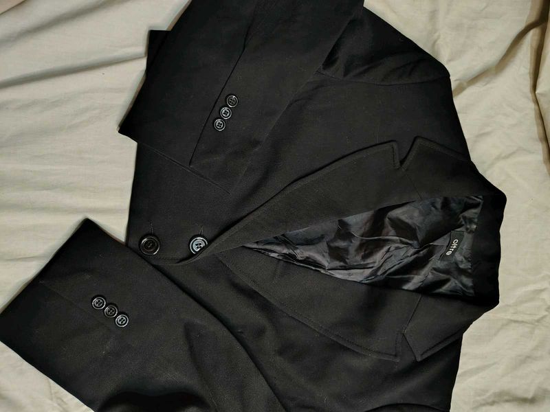 Classic Black Cropped Blazer