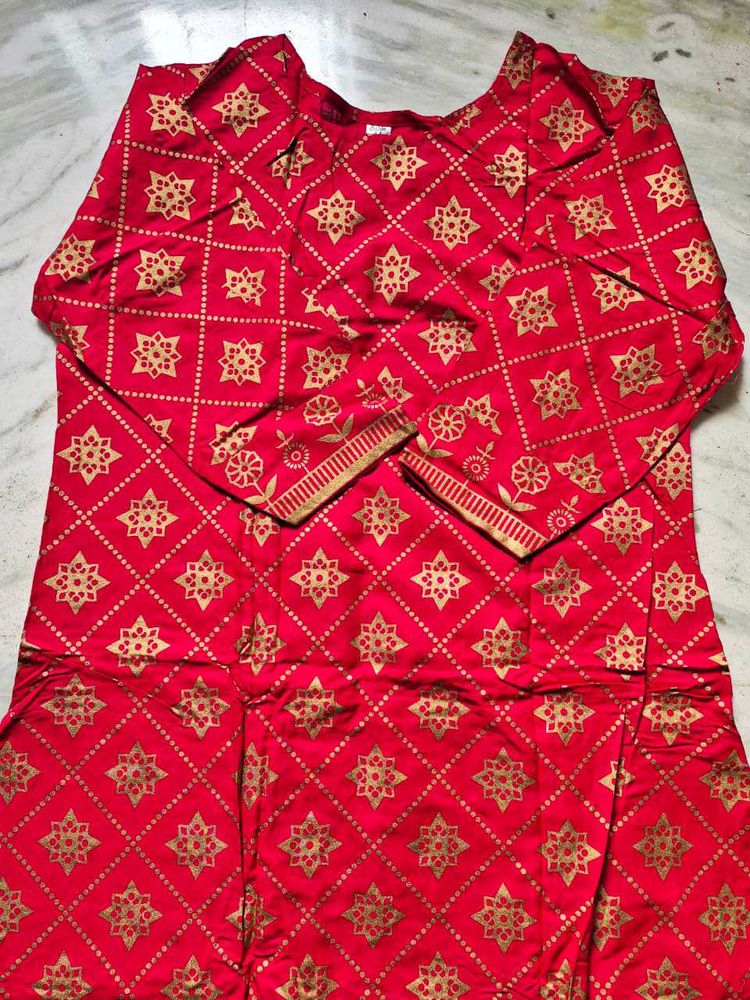 Elegant Red &amp; Gold Kurta