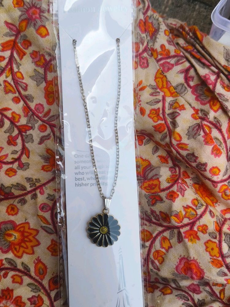 Rhodium Plated Flower Floral Sleek Pendant Chain |