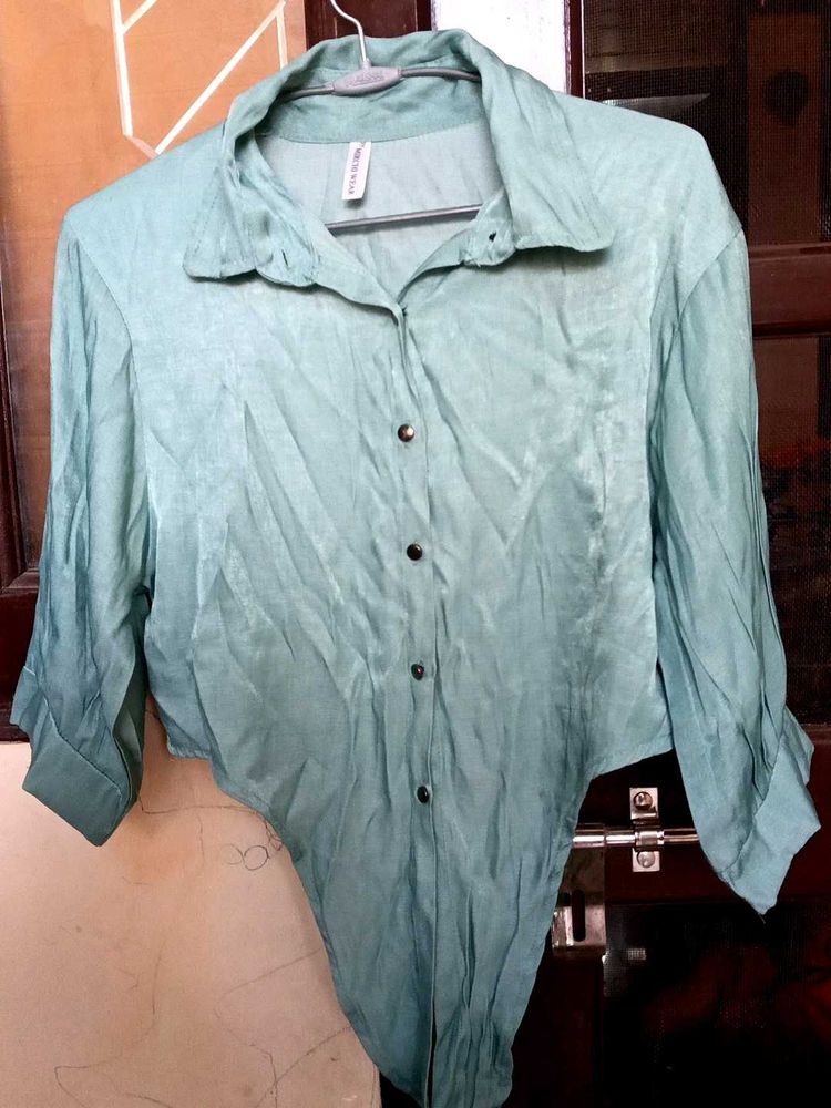 Stylish Mint Green Collared Button-Up Top