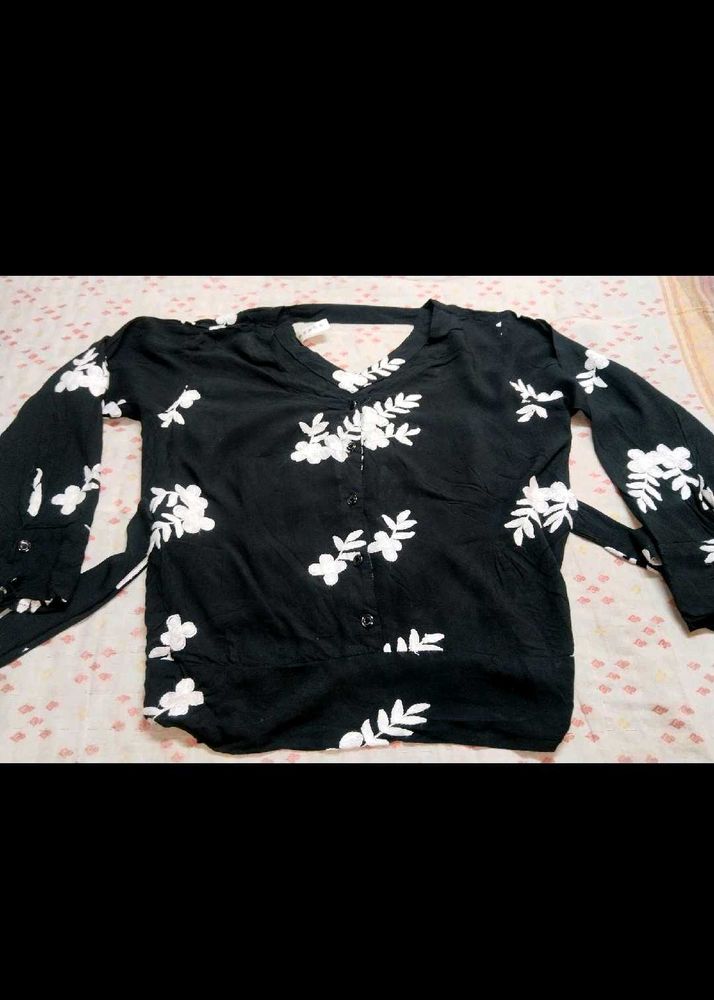 black crop top