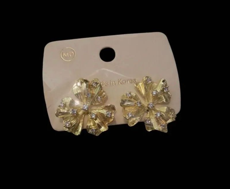 Gold Tone Flower Stud Earrings