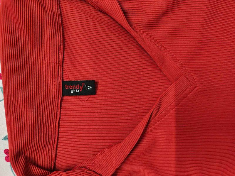 Trendy Red Ribbed Top