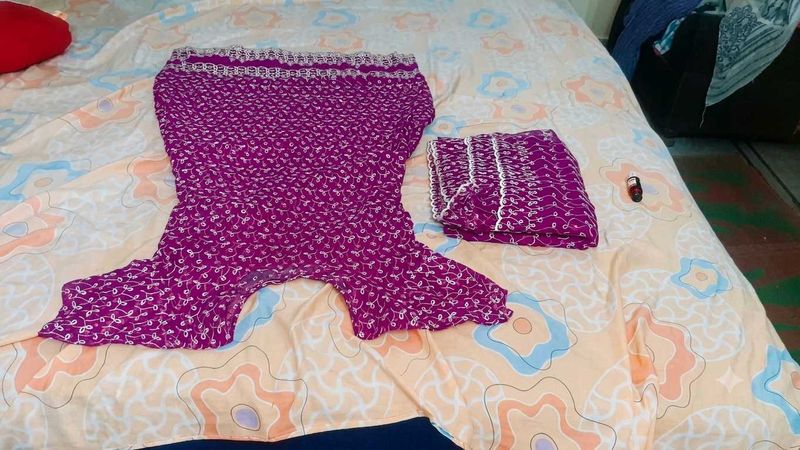 rani embroided Kurta Set