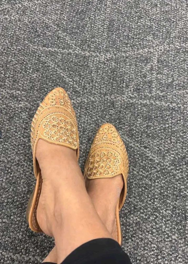 Embellished Beige Jutti Flats