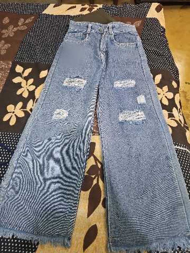 Distressed Wide Leg Jeans
