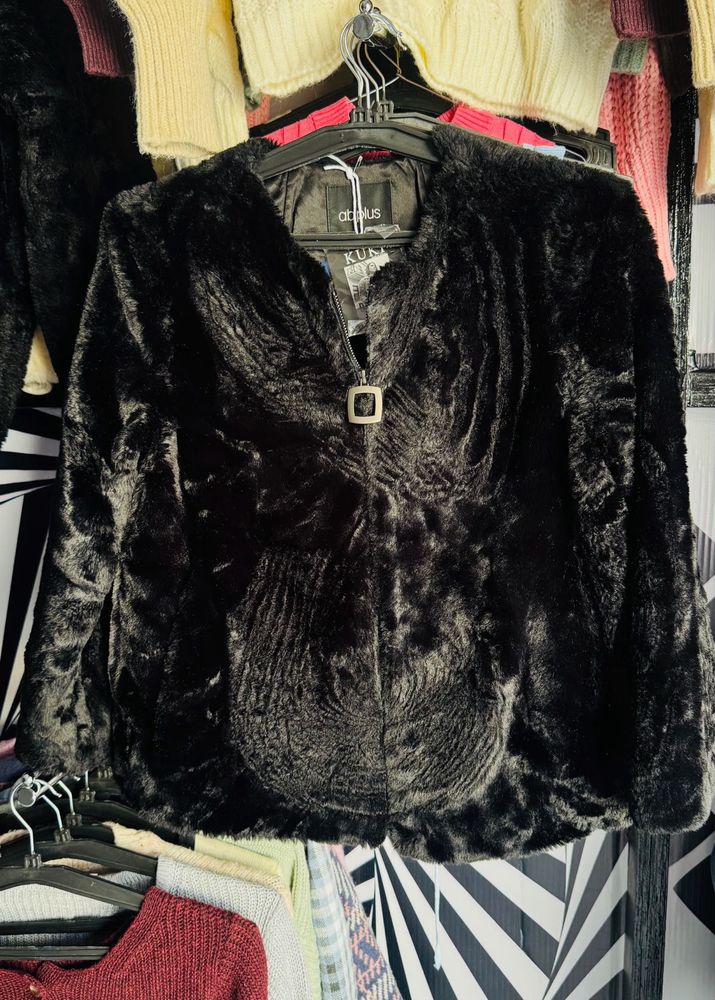 Elegant Black Faux Fur Jacket