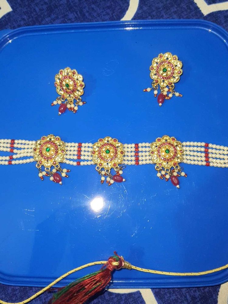 choker set