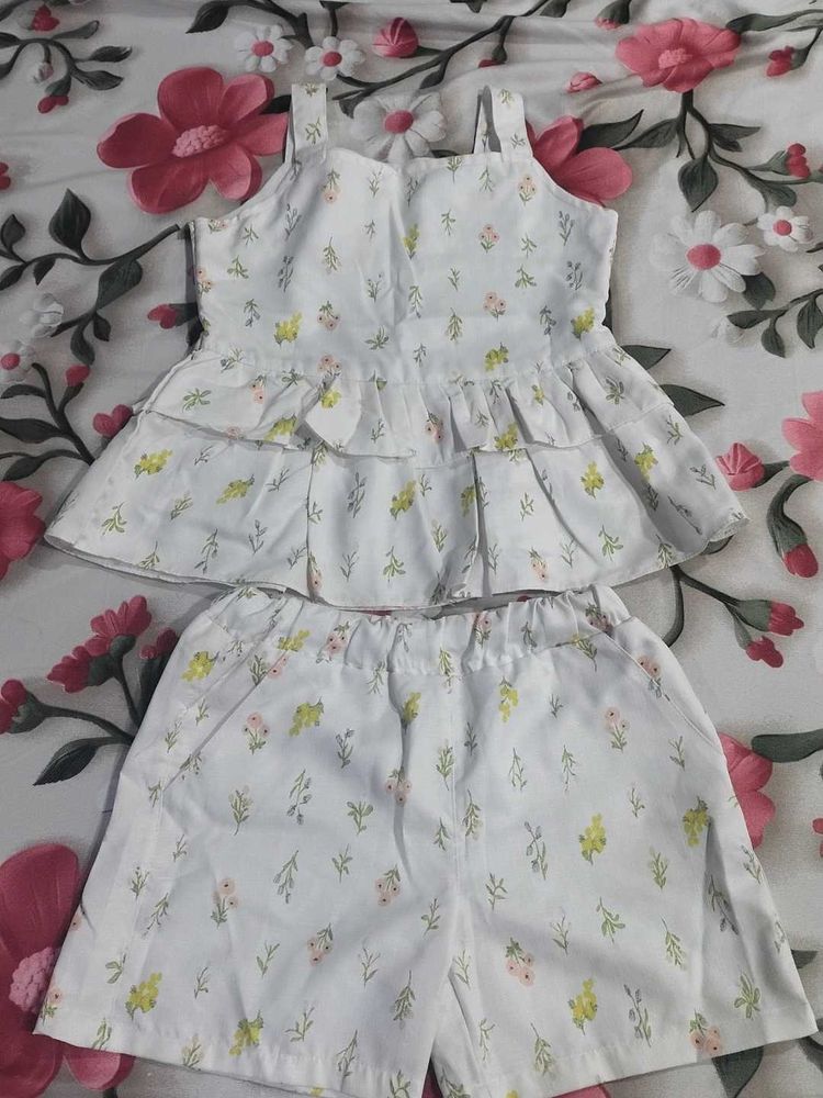 Cute Floral Print Top and Shorts Set