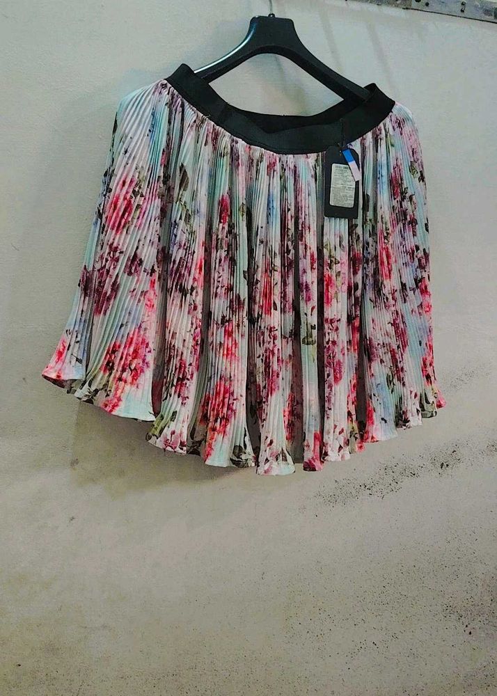 Chic Floral Pleated Mini Skirt