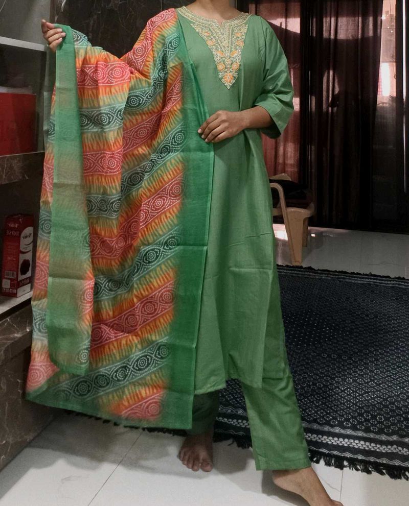 Beautiful Green Kurta with Printed Dupatta