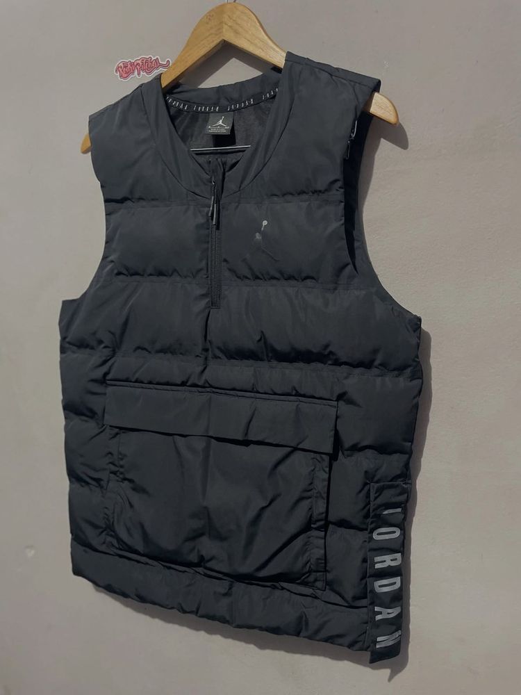Jordan black Puffer Vest