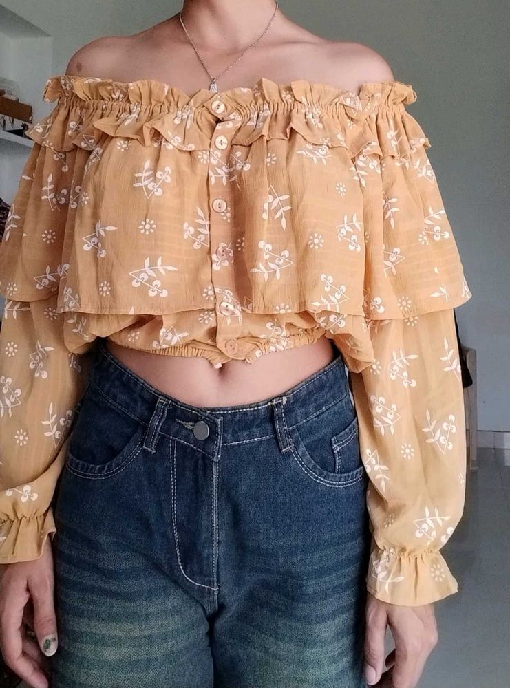Off-Shoulder Ruffled Floral Crop Top