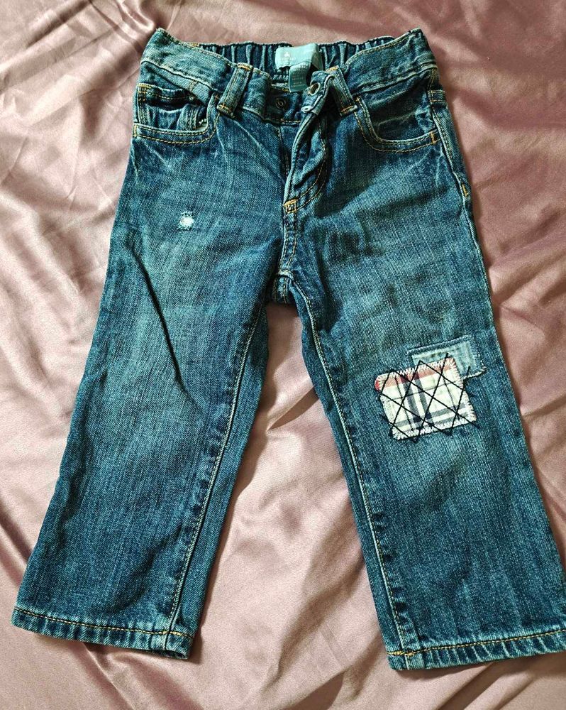 Cute unisex Jeans with Patch Detail