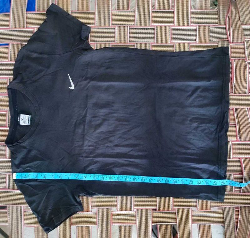 Nike Black T-Shirt