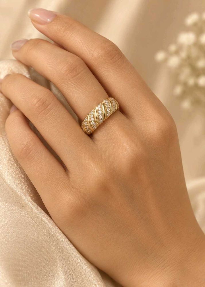 Sparkling Gold Tone Ring with Crystals
