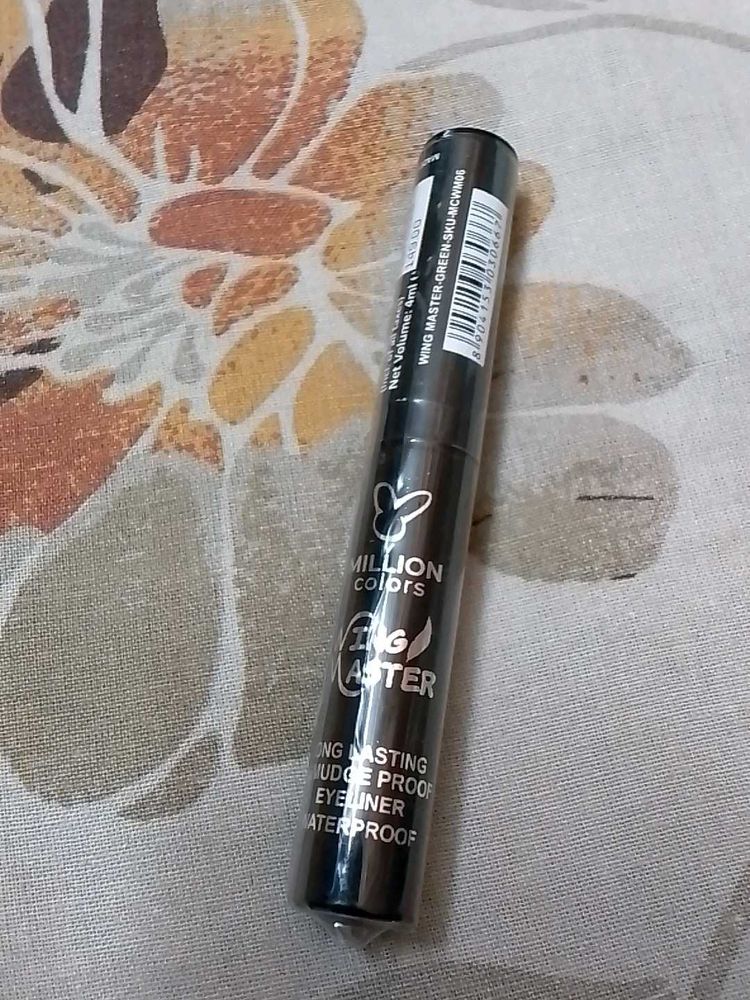 Million Colour Green Eyeliner
