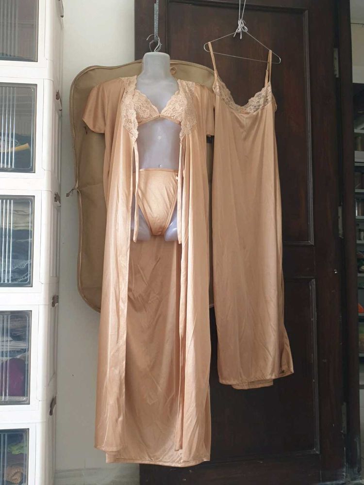 Vintage Lingerie Set - Robe &amp; Slip