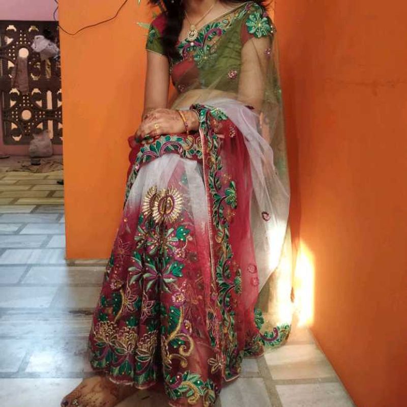 Beautiful Saree blouse peticot