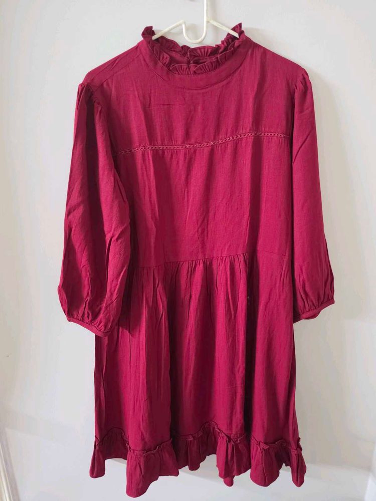 Chic Ruffle Neckline Dress