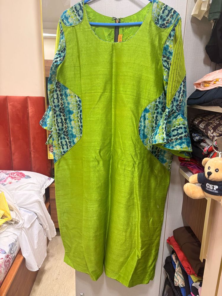 Vibrant Green Kurta with unique  Print Sleeves