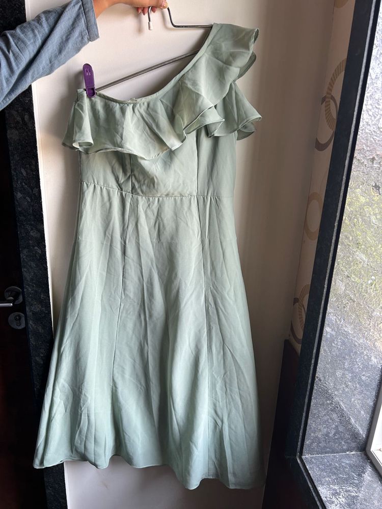 one shoulder dress