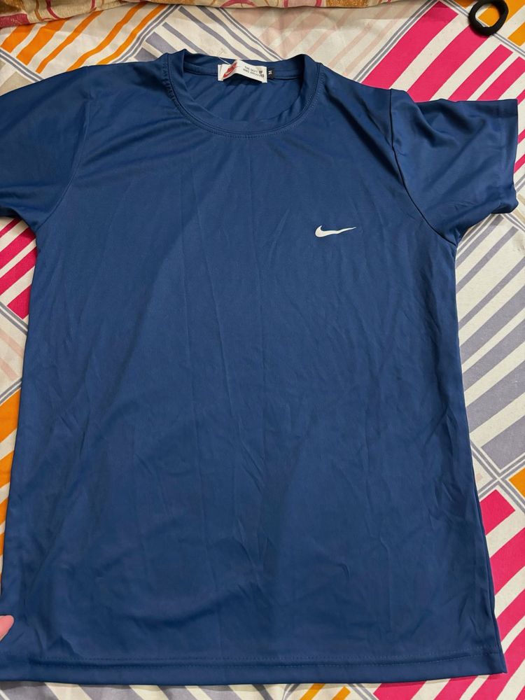 Nike T-Shirt