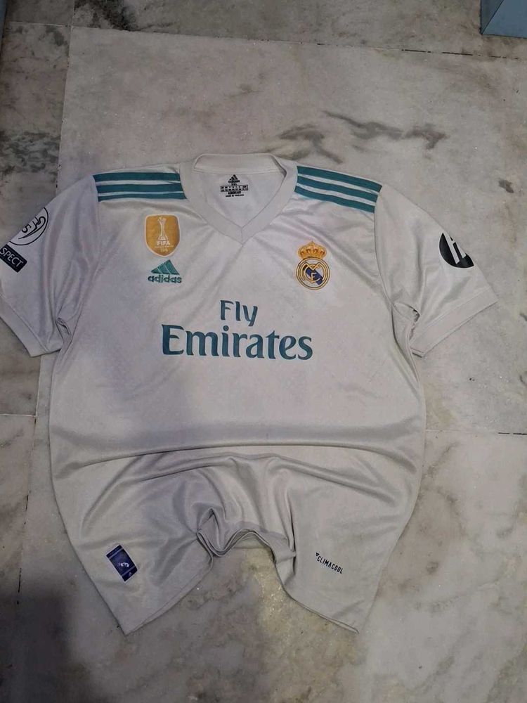 Real Madrid Jersey(2017), embroidery and patches