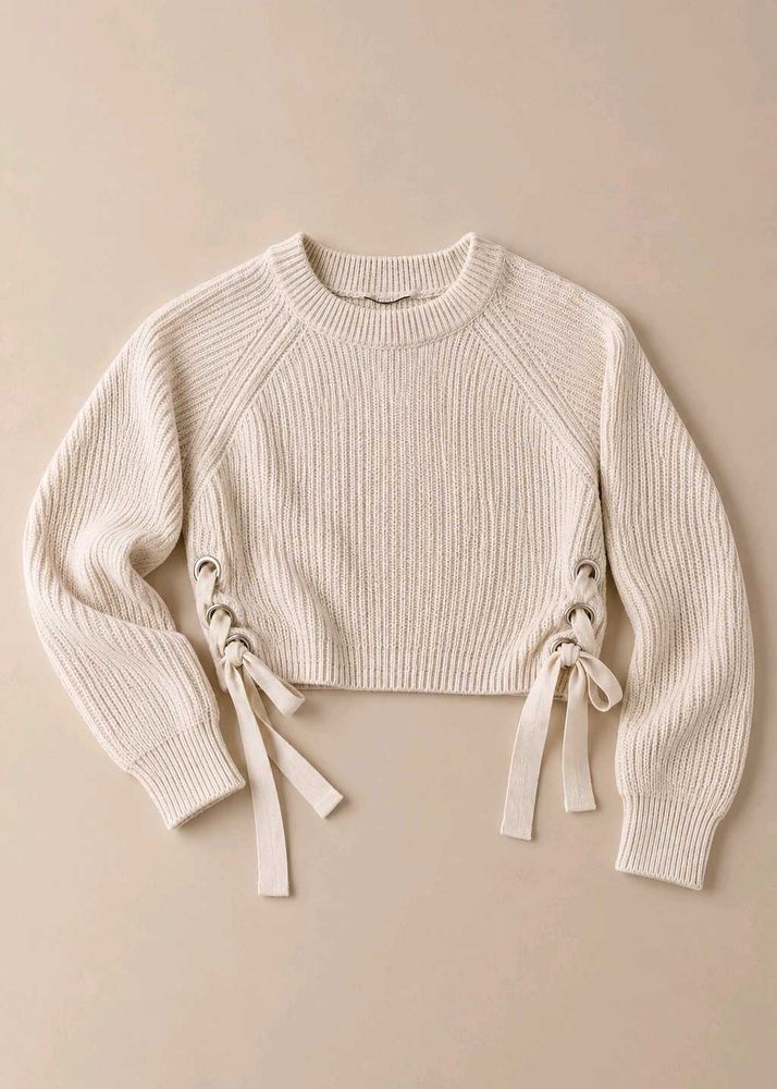 CREAM LACE-UP SIDE CROPPED KNIT SWEATER