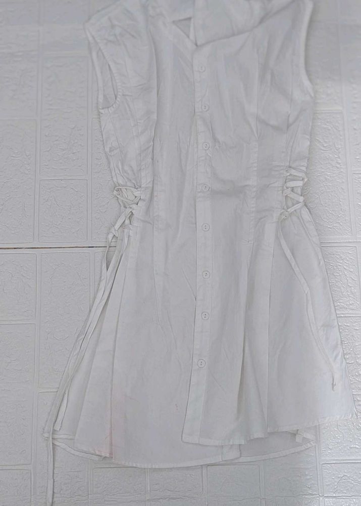 Chic White Sleeveless Button-Up Dress