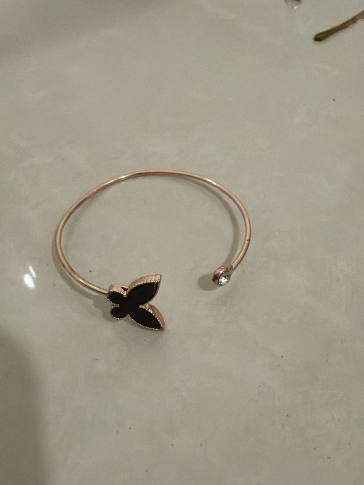 Elegant Rose Gold Butterfly Bangle