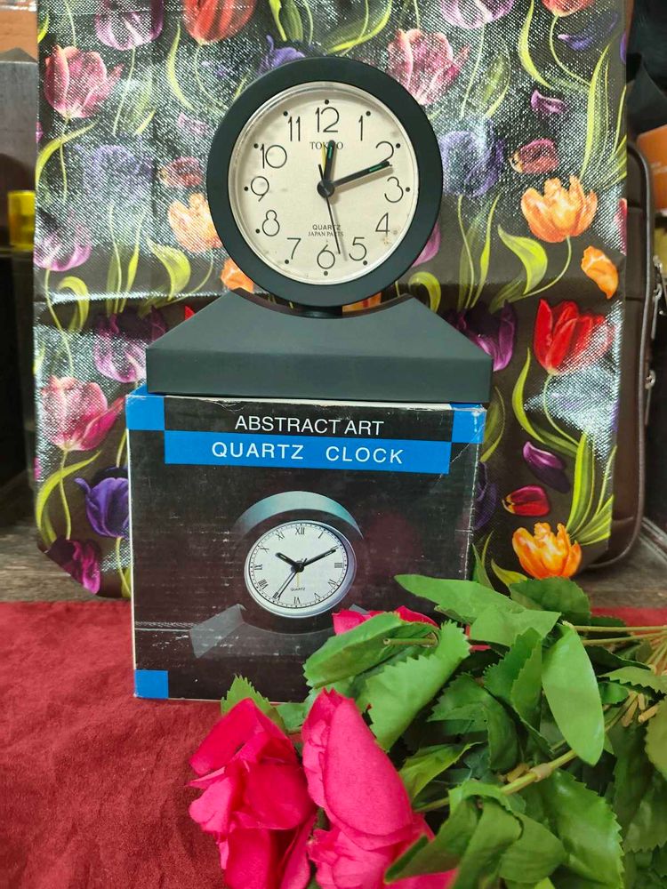 Vintage Abstract Art Quartz Clock